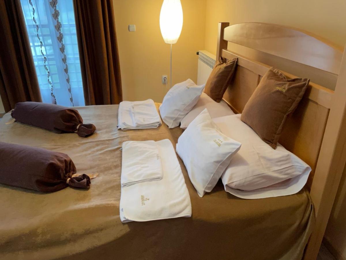 Hotel Dva Goluba Pale Extérieur photo