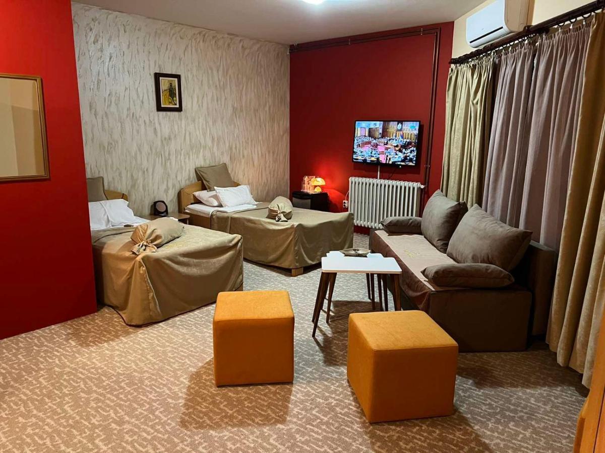 Hotel Dva Goluba Pale Extérieur photo