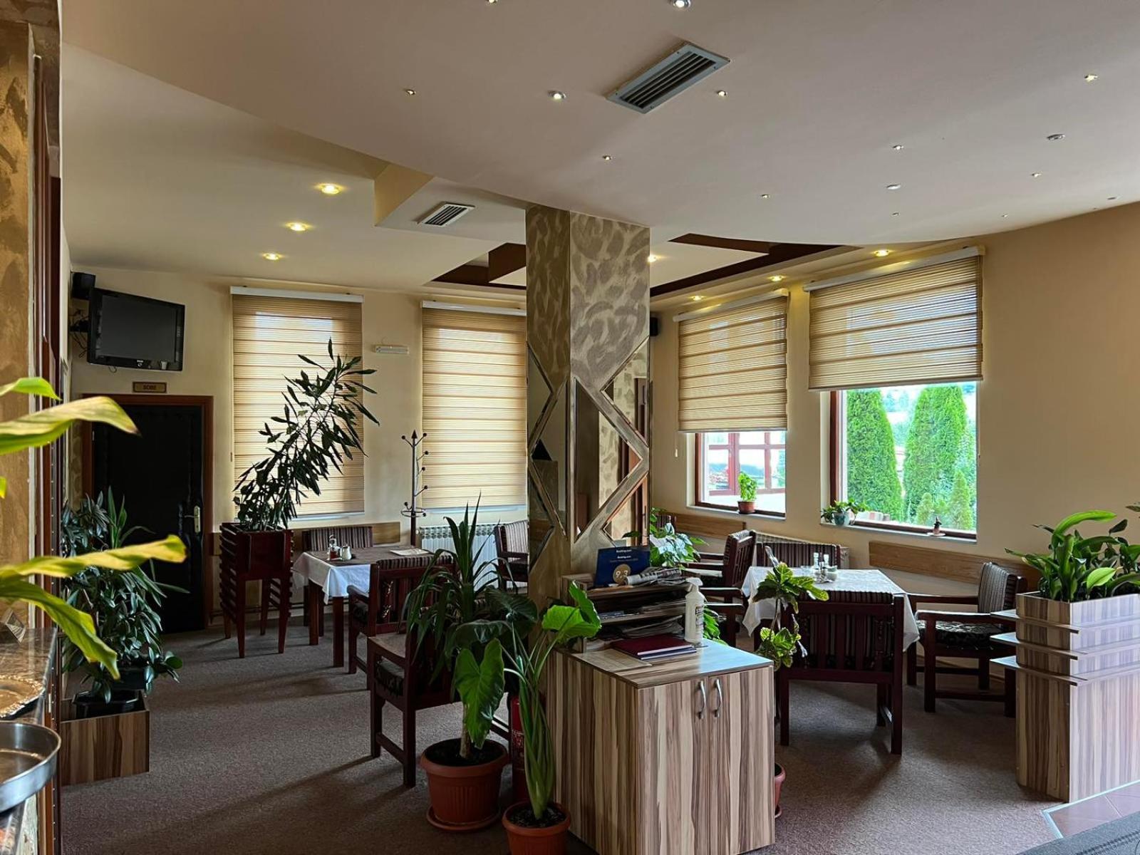 Hotel Dva Goluba Pale Extérieur photo