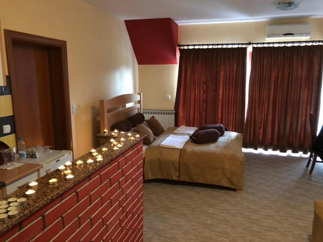 Hotel Dva Goluba Pale Extérieur photo