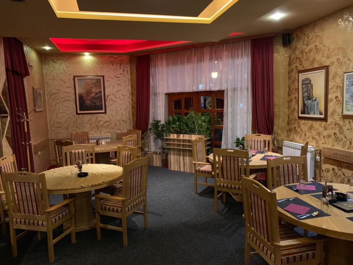 Hotel Dva Goluba Pale Extérieur photo